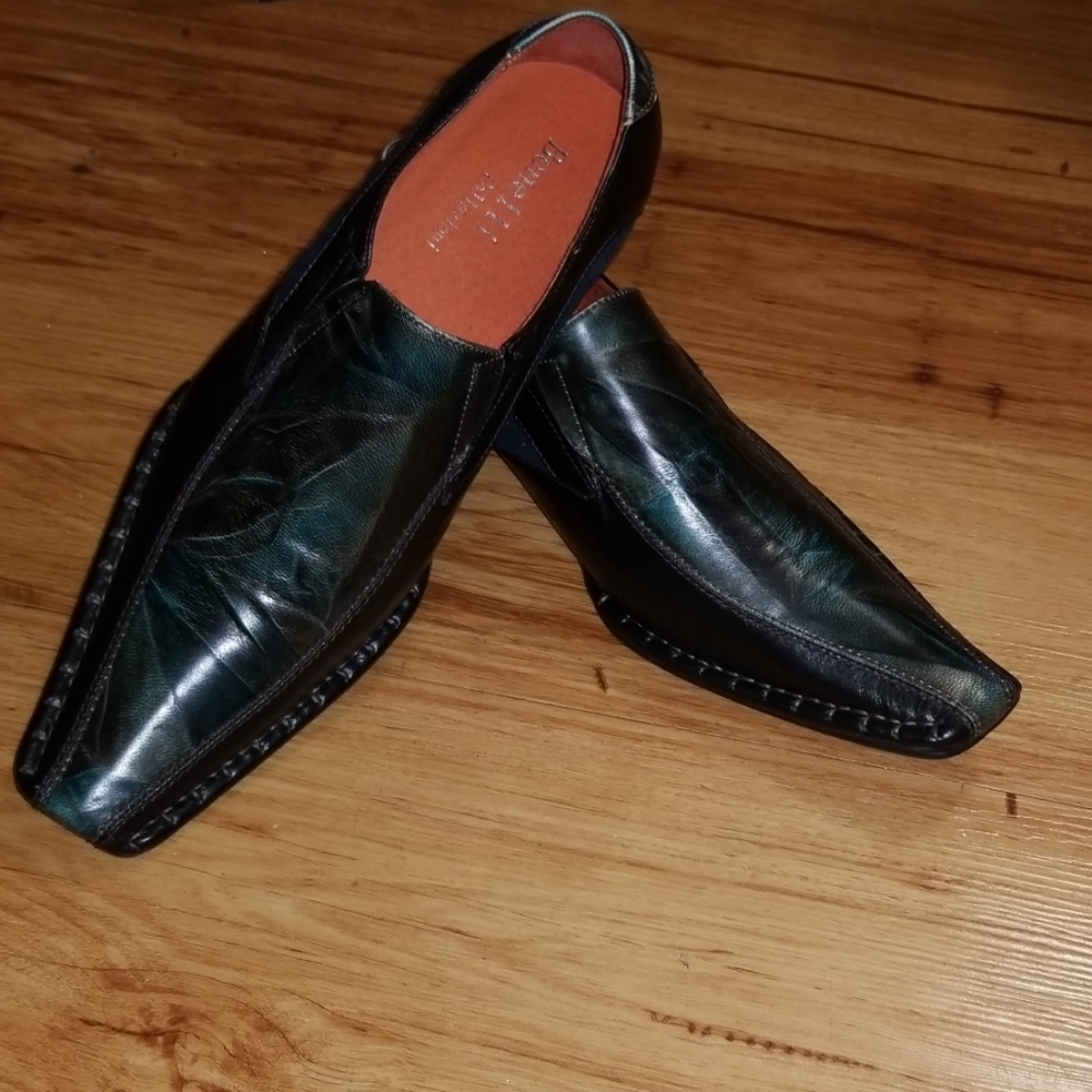 Mens. New dress shoes.Benelli Collezioni